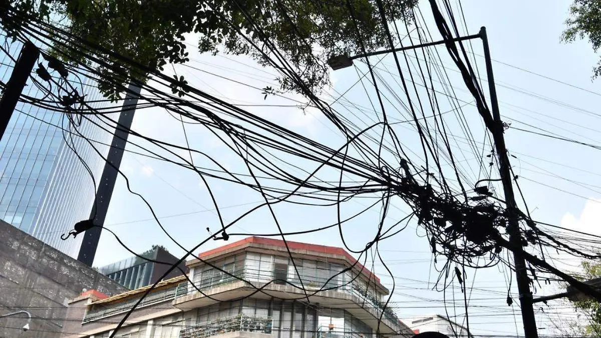 MARAÑAS DE CABLE EN PISTES DE LUZ. FOTO ADRIÁN VÁZQUEZ (3)